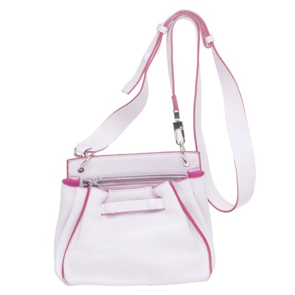 borsa a tracolla rosa COCCINELLE in pelle morbida con tracolla regolabile fronte