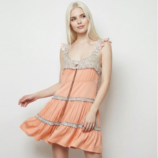 TRICOT CHIC – Mini vestito salmone senza maniche con applicazioni frontale